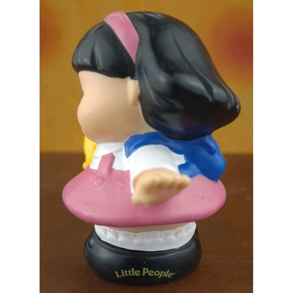 Fisher Price Little People Sonya Lee Holding Yellow Cat 2001